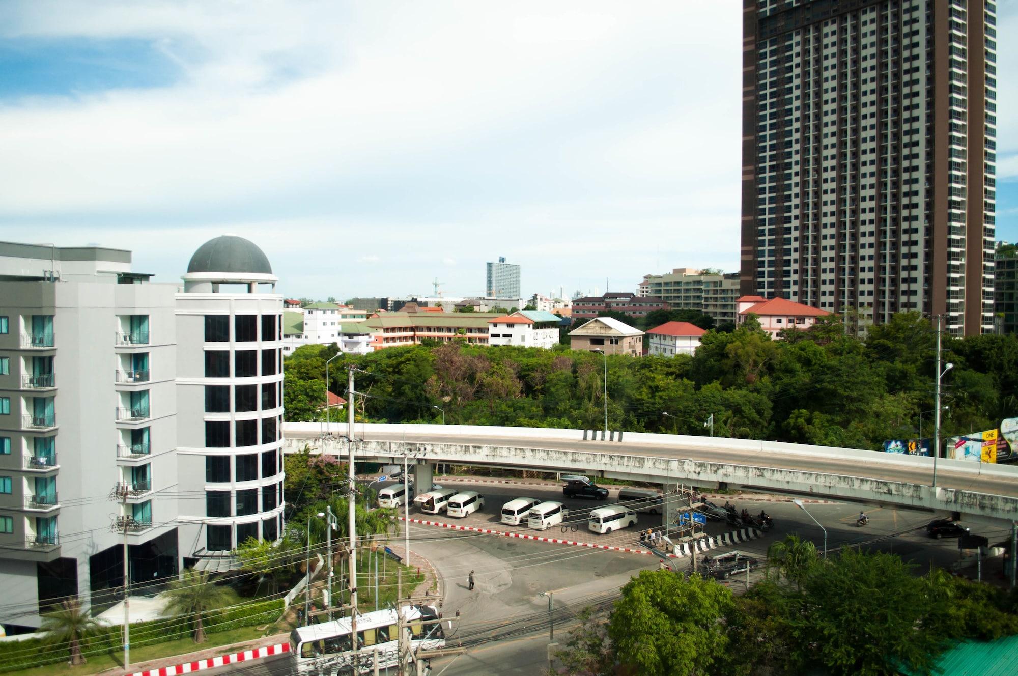 Signature Pattaya Hotel Exterior foto